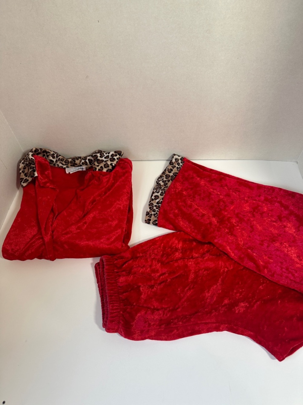 Laura dare red velour pajamas size 8